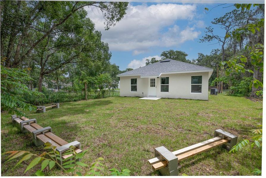 Exterior details and patio area of a home in , Deland (Image 3).