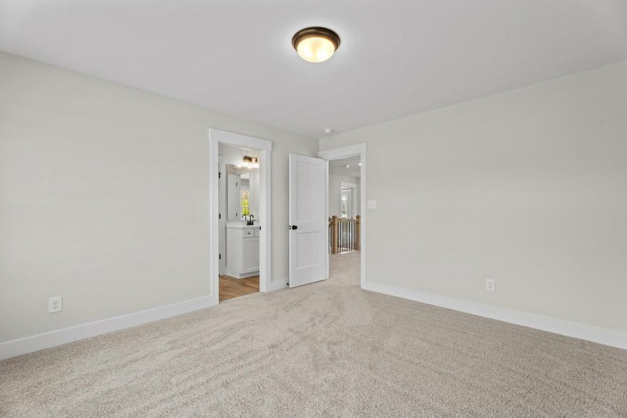 Spacious, unfurnished interior of a new home in Redland, Advance (Image 30).