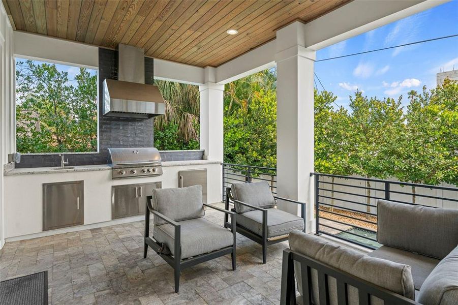 Exterior details and patio area of a home in , Tampa (Image 30).