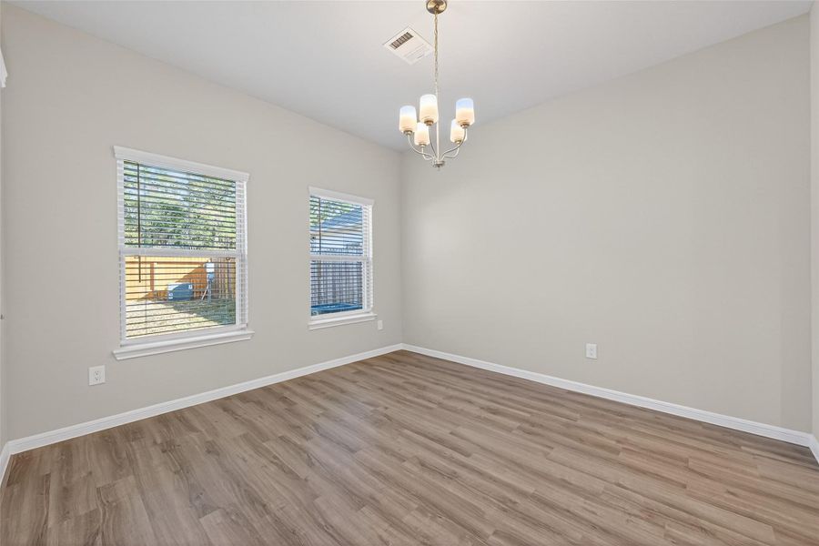 Spacious, unfurnished interior of a new home in Woodland Lakes, Houston (Image 35).