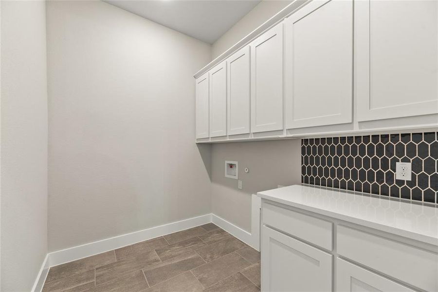 Furnished interior view inside a new home in Crystal Springs Estates, Alvarado (Image 15).