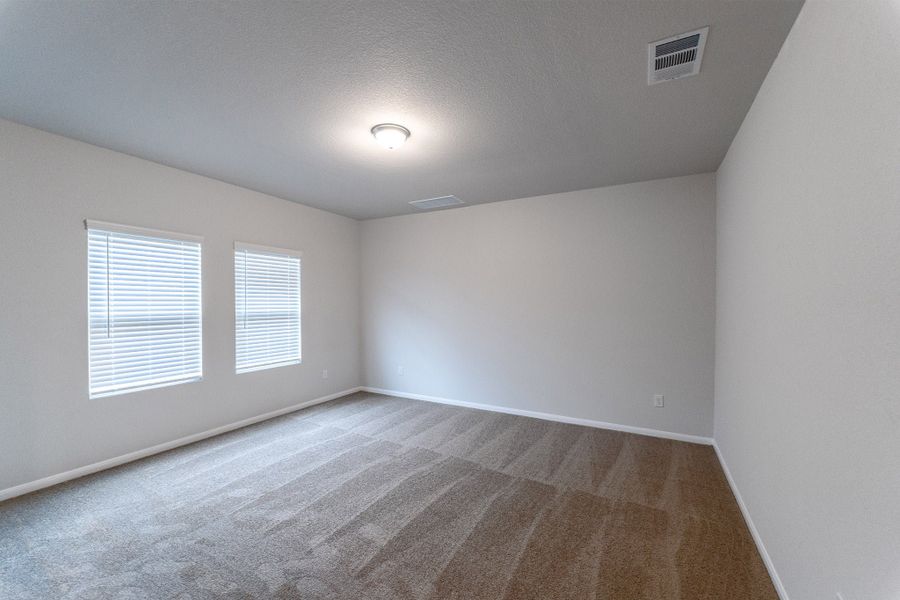 Spacious, unfurnished interior of a new home in Paramount, Kyle (Image 14).