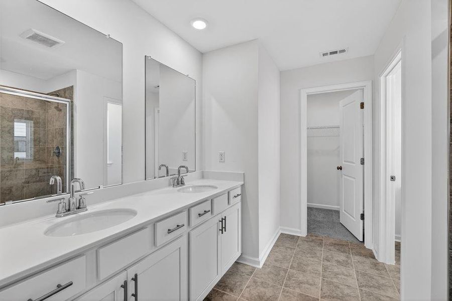 Furnished interior view inside a new home in Rosewood Farm, Lawrenceville (Image 9).