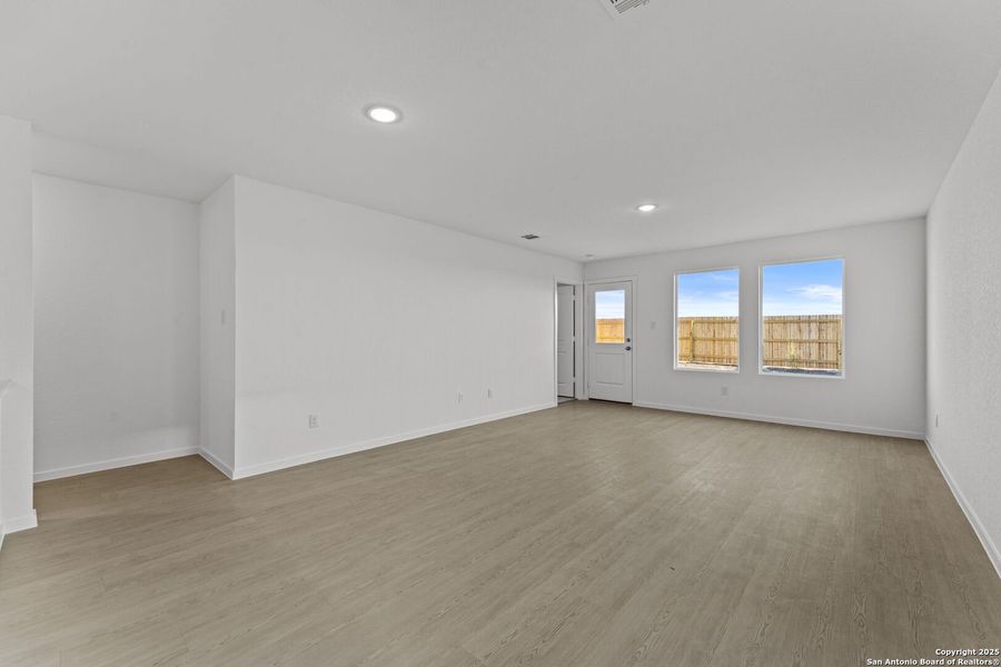 Spacious, unfurnished interior of a new home in , New Braunfels (Image 18).