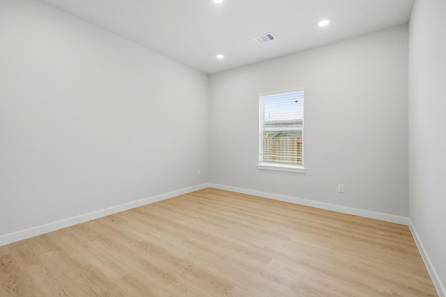 Spacious, unfurnished interior of a new home in Martha's Vineyard, Alvin (Image 19).