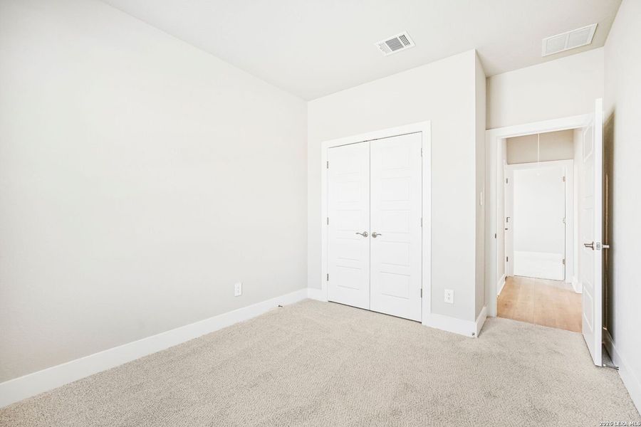 Spacious, unfurnished interior of a new home in Carmel Ranch, Schertz (Image 36).