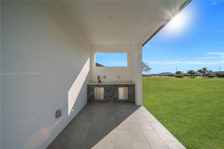 Exterior details and patio area of a home in , Cape Coral (Image 31).