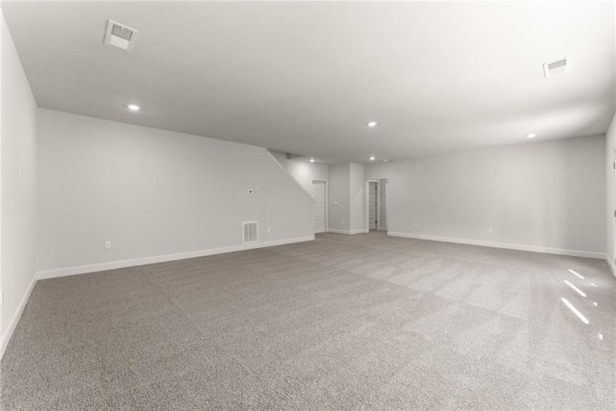 Spacious, unfurnished interior of a new home in Habersham Meadows, Demorest (Image 18).