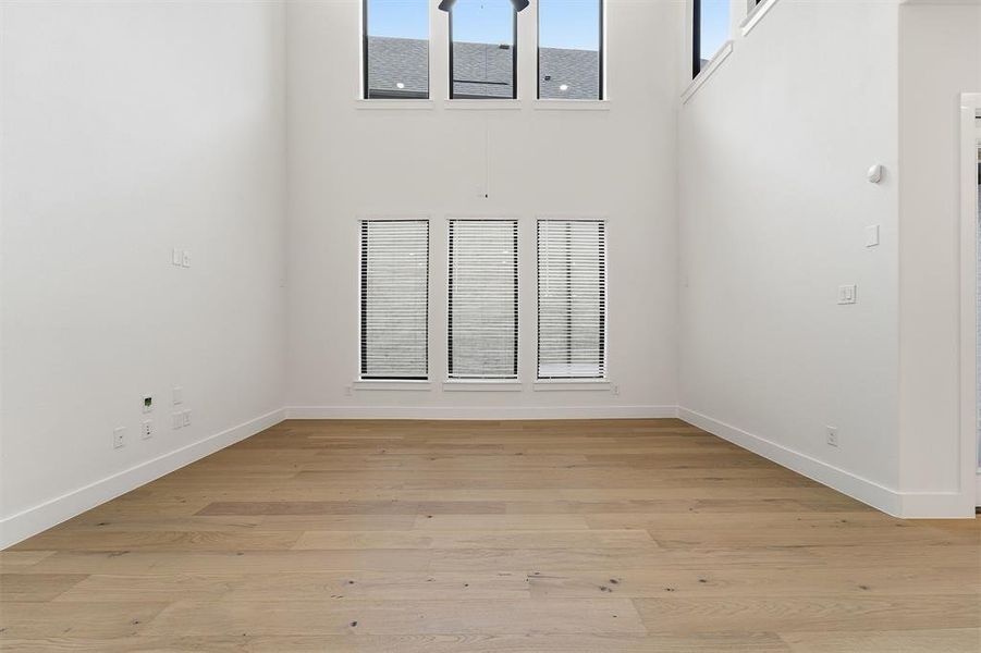 Spacious, unfurnished interior of a new home in Craig Ranch, McKinney (Image 22).