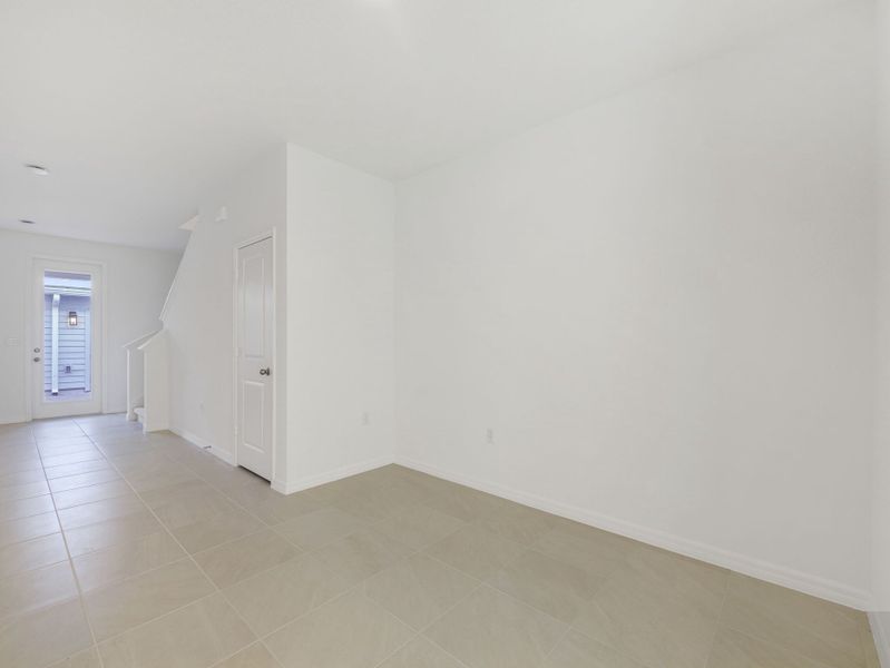 Spacious, unfurnished interior of a new home in Aulin Square, Oviedo (Image 24). Spacious, unfurnished interior of a new home in Aulin Square, Oviedo (Image 24).