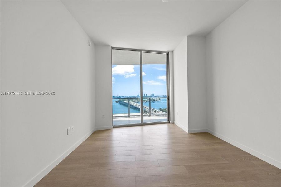 Spacious, unfurnished interior of a new home in , Miami (Image 12).