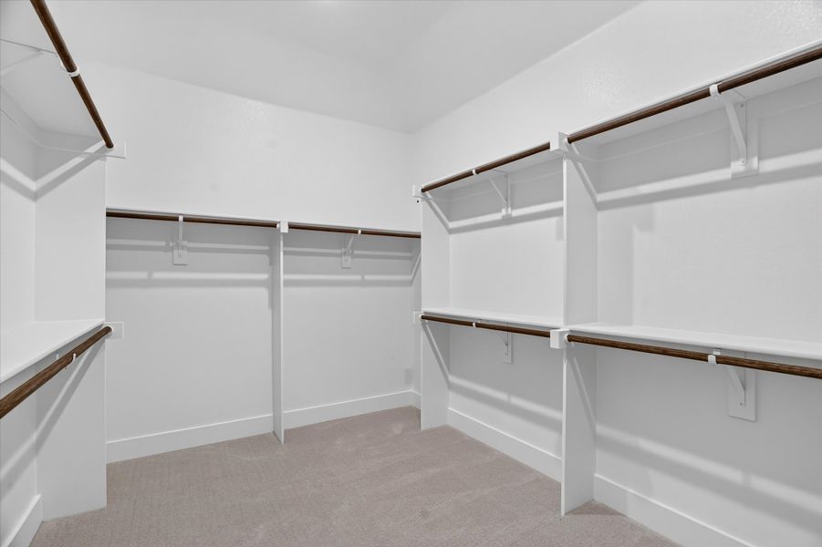 Spacious, unfurnished interior of a new home in Timberview Preserves, Weatherford (Image 31).