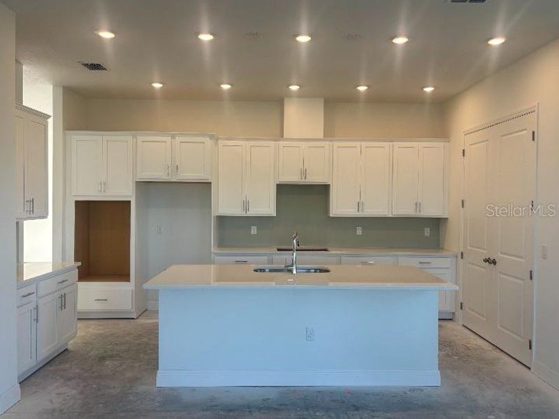 Furnished interior view inside a new home in Ardisia Park Estate, New Smyrna Beach (Image 13).