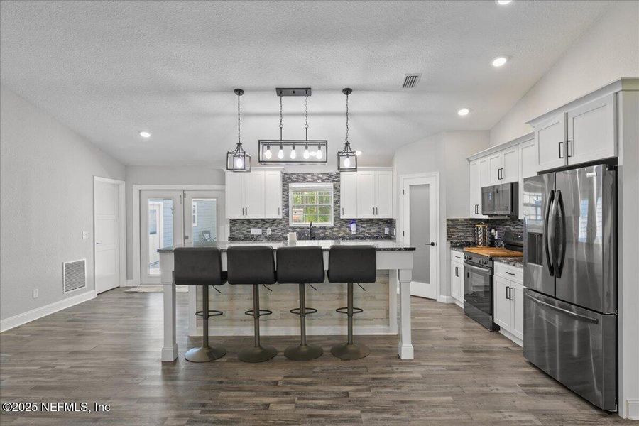 Furnished interior view inside a new home in , Palatka (Image 9).