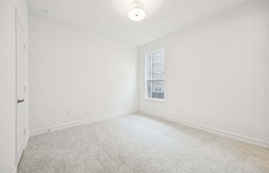 Representative unfurnished interior of a home built from the Azle by Pulte Homes in Indigo Bay, Myrtle Beach (Image 18).