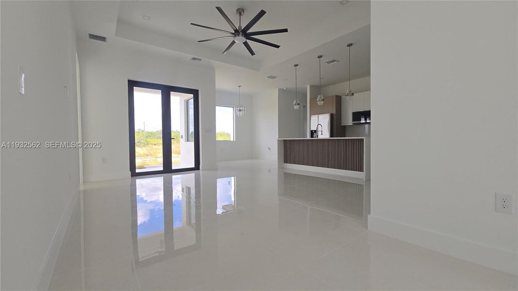 Spacious, unfurnished interior of a new home in , Lehigh Acres (Image 23).