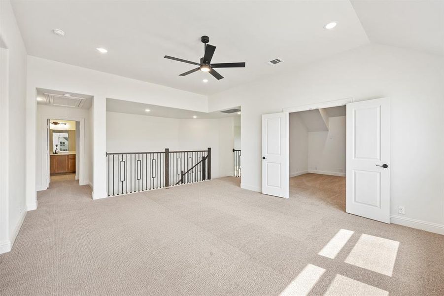Spacious, unfurnished interior of a new home in Mosaic, Celina (Image 33). Spacious, unfurnished interior of a new home in Mosaic, Celina (Image 33).