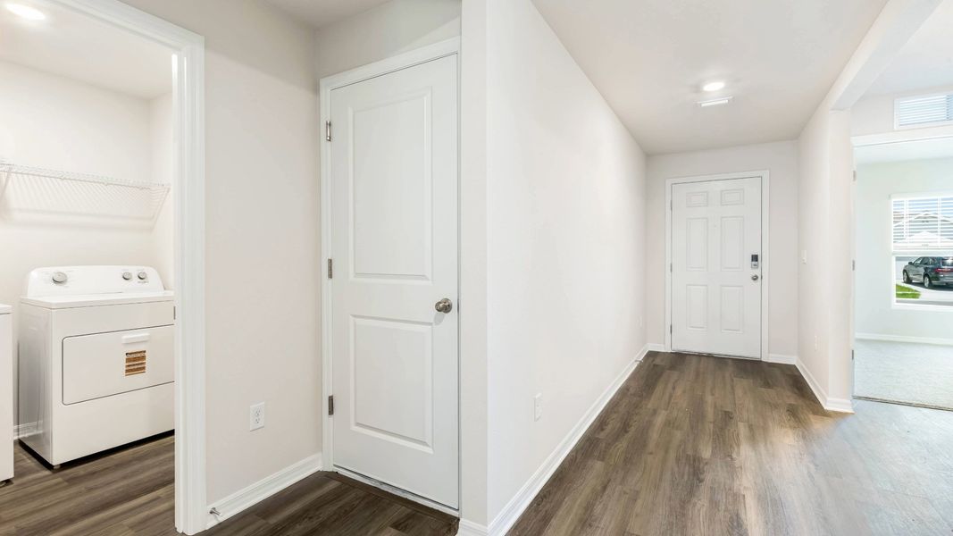 Image 17 representing the Aria by D.R. Horton in Oakfield Lakes, Parrish, FL.