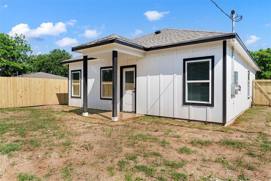 Exterior details and patio area of a home in , Waco (Image 15).