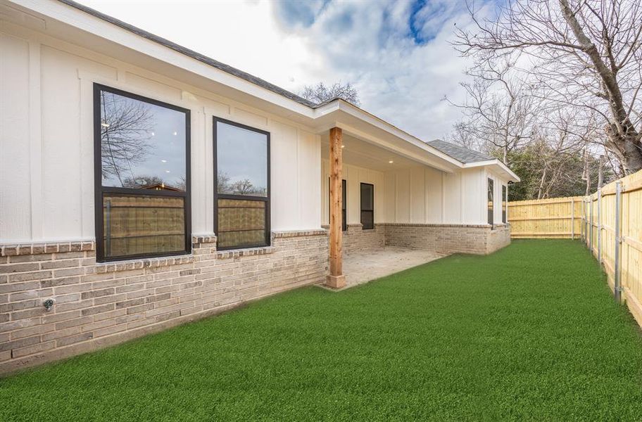 Exterior details and patio area of a home in , Fort Worth (Image 4).