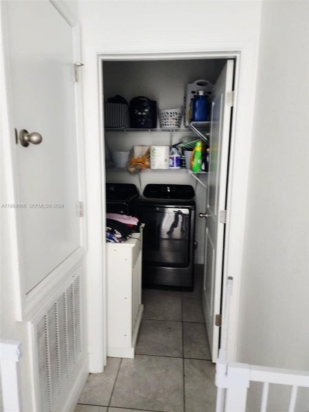 Furnished interior view inside a new home in , Ocala (Image 5).