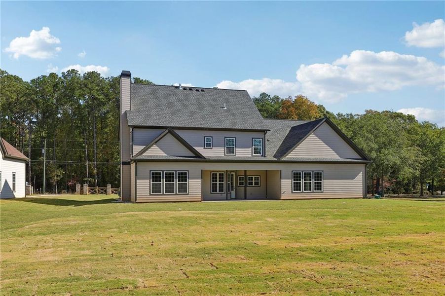 Exterior details and patio area of a home in , Lilburn (Image 28).