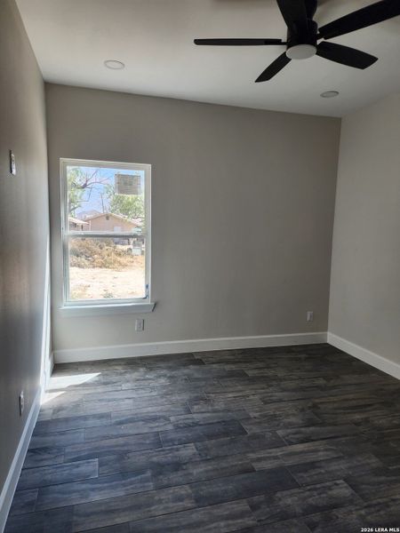 Spacious, unfurnished interior of a new home in , Eagle Pass (Image 11).