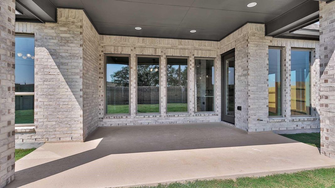 Spacious, unfurnished interior of a new home in Elyson 55', Katy (Image 3). Spacious, unfurnished interior of a new home in Elyson 55', Katy (Image 3).