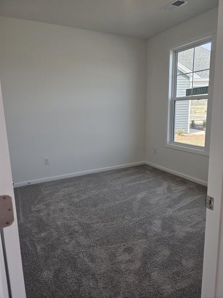 Spacious, unfurnished interior of a new home in Edgefield, Loris (Image 10).