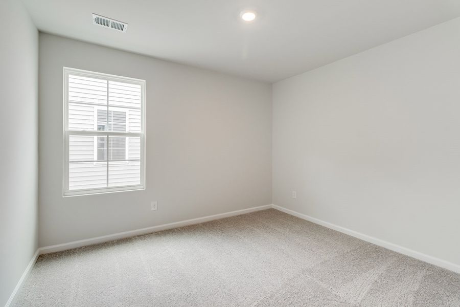 Spacious, unfurnished interior of a new home in Bluefield, Lexington (Image 25).