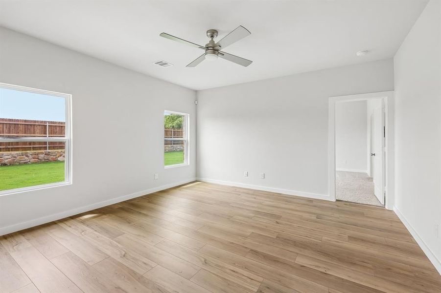 Spacious, unfurnished interior of a new home in Lone Oak, Alvarado (Image 34). Spacious, unfurnished interior of a new home in Lone Oak, Alvarado (Image 34).