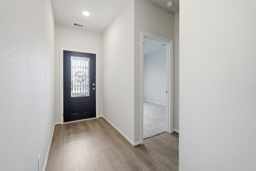 Spacious, unfurnished interior of a new home in Ashland, Texas City (Image 13). Spacious, unfurnished interior of a new home in Ashland, Texas City (Image 13).