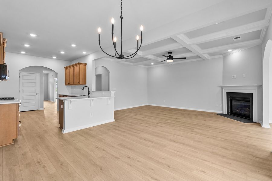 Spacious, unfurnished interior of a new home in Fieldstone, Lexington (Image 23).