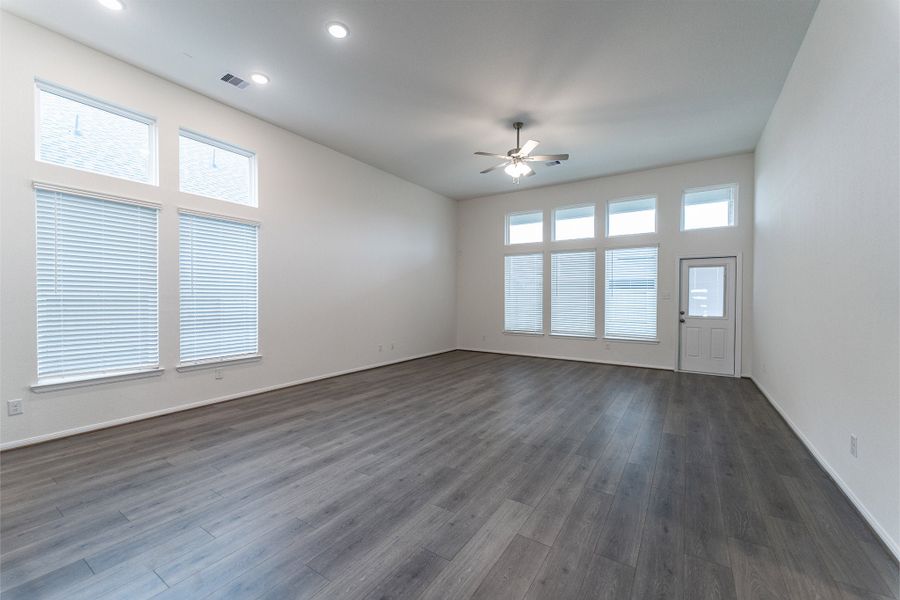 Spacious, unfurnished interior of a new home in Windrose Green, Angleton (Image 17).