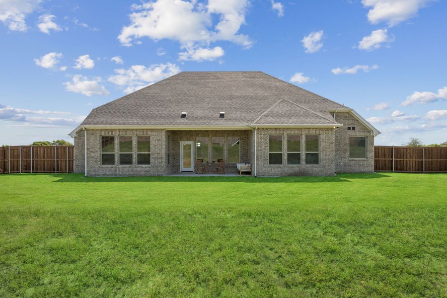 Representative exterior details of a home built from the Belmont by Centre Living Homes in Lakeway Estates, Waxahachie (Image 28).