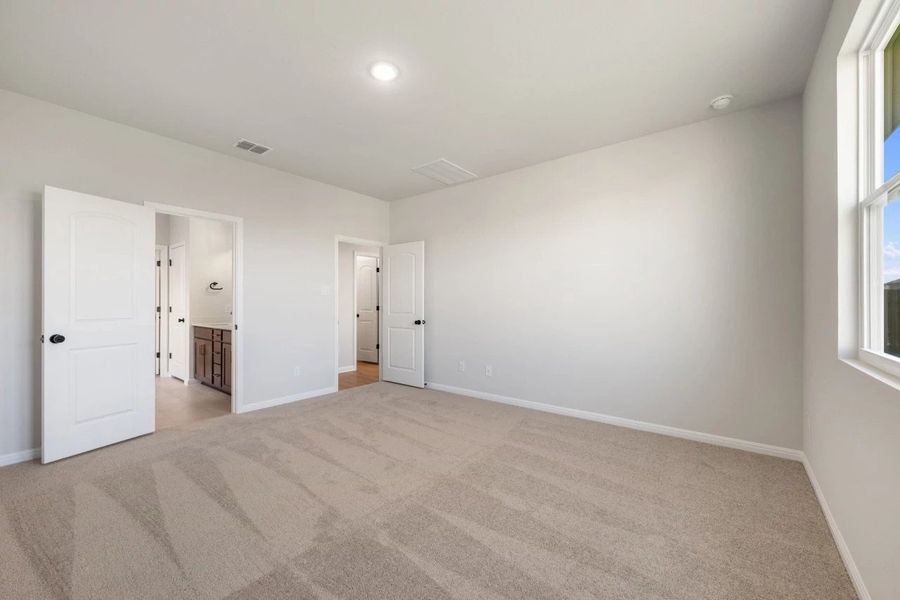 Spacious, unfurnished interior of a new home in Patterson Ranch, Georgetown (Image 35).