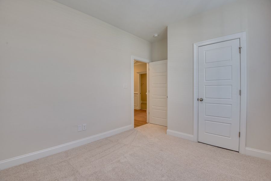 Spacious, unfurnished interior of a new home in The Sanctuary, Aiken (Image 25).