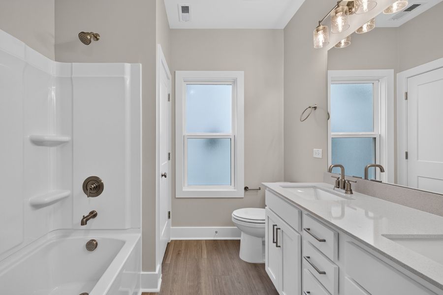 Full Bathroom Full Bathroom