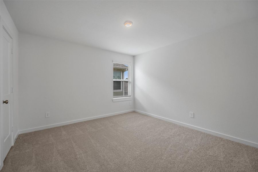 Spacious, unfurnished interior of a new home in Sorella, Tomball (Image 21).