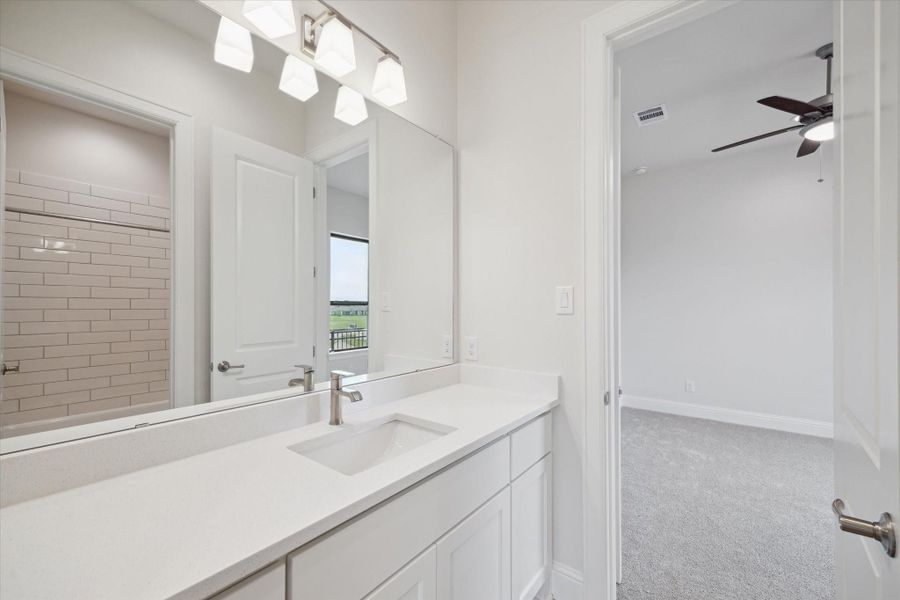 Another Secondary Bath, Hollywood Bath