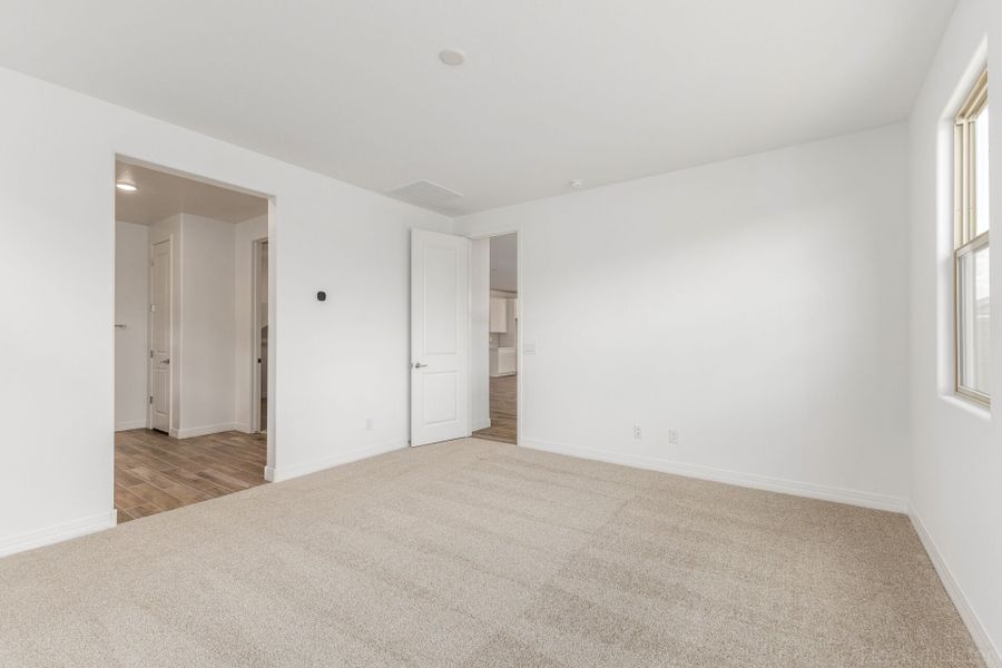 Spacious, unfurnished interior of a new home in Tierra Vistoso, Surprise (Image 12).