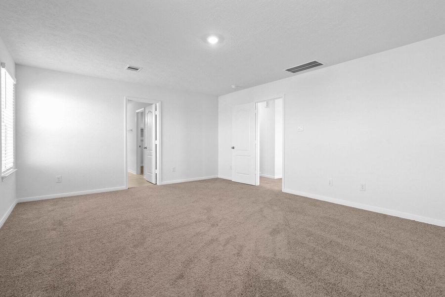Spacious, unfurnished interior of a new home in Sunset Grove South, Hitchcock (Image 7). Spacious, unfurnished interior of a new home in Sunset Grove South, Hitchcock (Image 7).