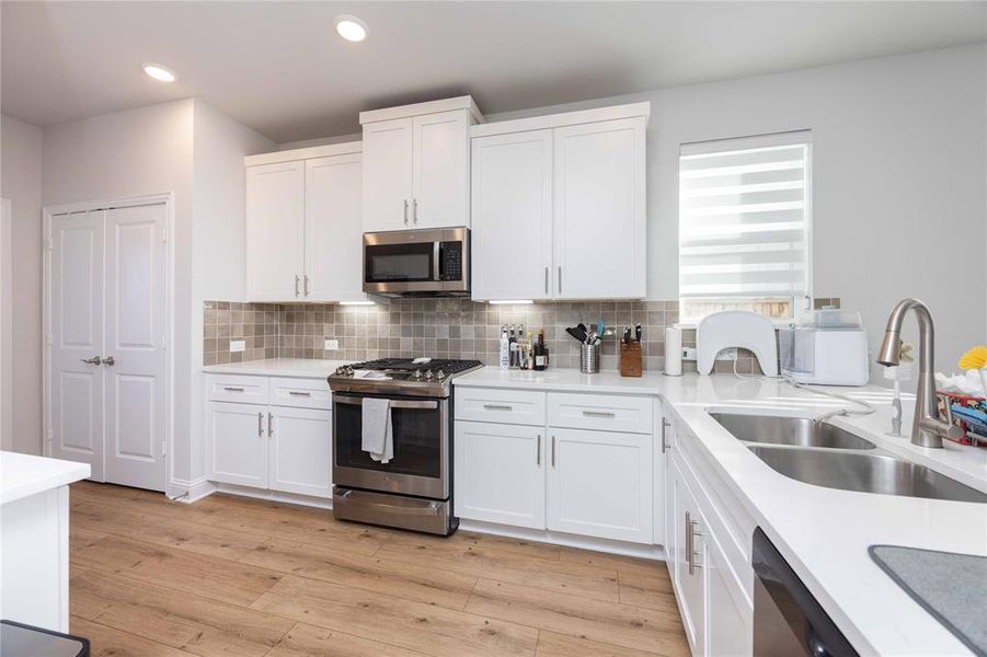 Furnished interior view inside a new home in Symmetry 37s, Frisco (Image 25). Furnished interior view inside a new home in Symmetry 37s, Frisco (Image 25).