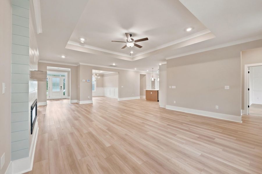 Spacious, unfurnished interior of a new home in Edgefield, Loris (Image 16).