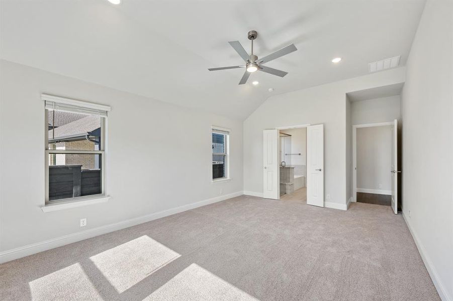 Spacious, unfurnished interior of a new home in Union Park Classic 60, Little Elm (Image 35). Spacious, unfurnished interior of a new home in Union Park Classic 60, Little Elm (Image 35).