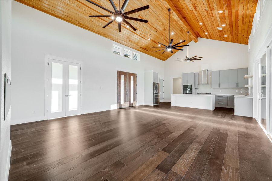Spacious, unfurnished interior of a new home in , Buchanan Dam (Image 15).