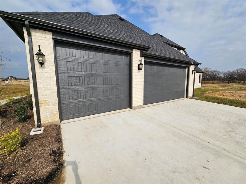 Exterior details and patio area of a home in Pecan Grove, Whitesboro (Image 3).