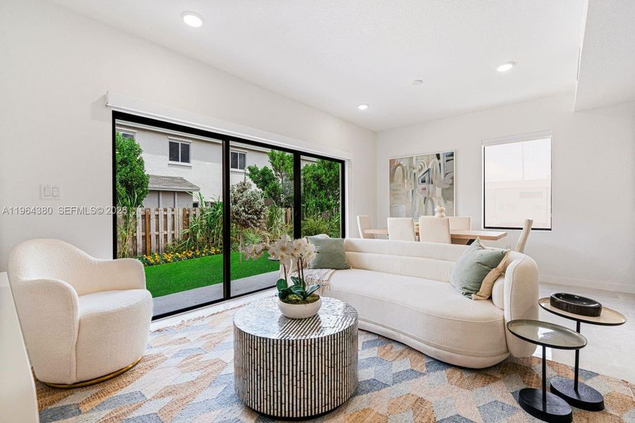 Furnished interior view inside a new home in On Centro, Florida City (Image 8).