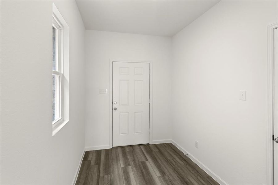 03. 14204 Coness - Entry