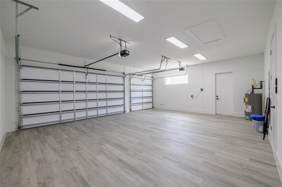 Spacious, unfurnished interior of a new home in , Palm Coast (Image 37).